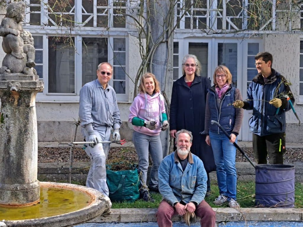 Gruppenbild von links: Gerhard Bennemann (Vorsitzender d. Jugendstilvereins), Katrin Bolsinger, Werner Ruf, Claudia Schubath, Heike Häuser, Jost Brüggemann